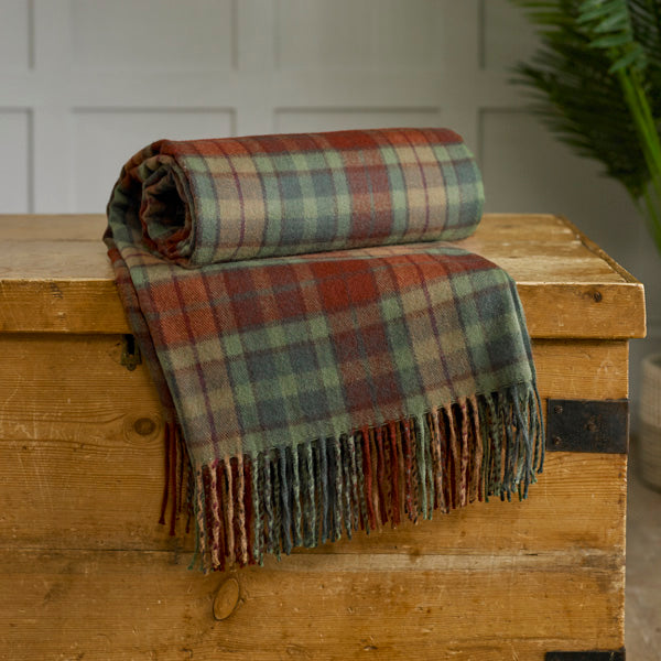 TLC Buchanan Evergreen Acrylic Throw 140 x 185cm